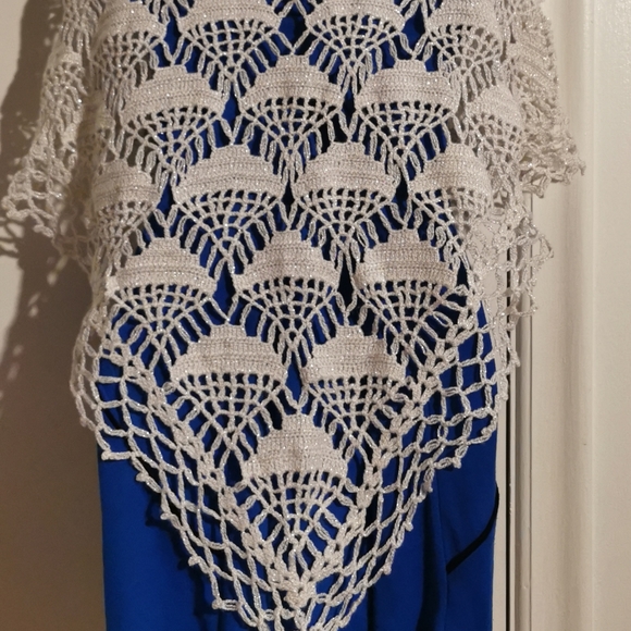 New Handmade shawl. - Picture 2 of 3